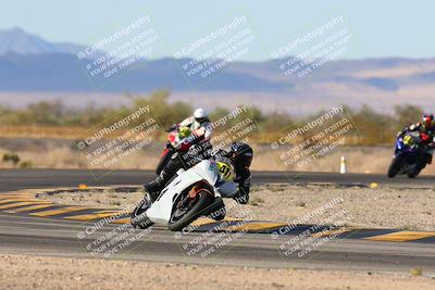 media/Nov-16-2024-CVMA (Sat) [[0e4bb1f32f]]/Race 9-Amateur Supersport Middleweight/